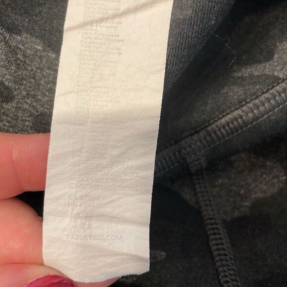 Fabletics on the Go Powerhold High Waisted Mesh Legging in Charcoal Camo Medium - Picture 6 of 9